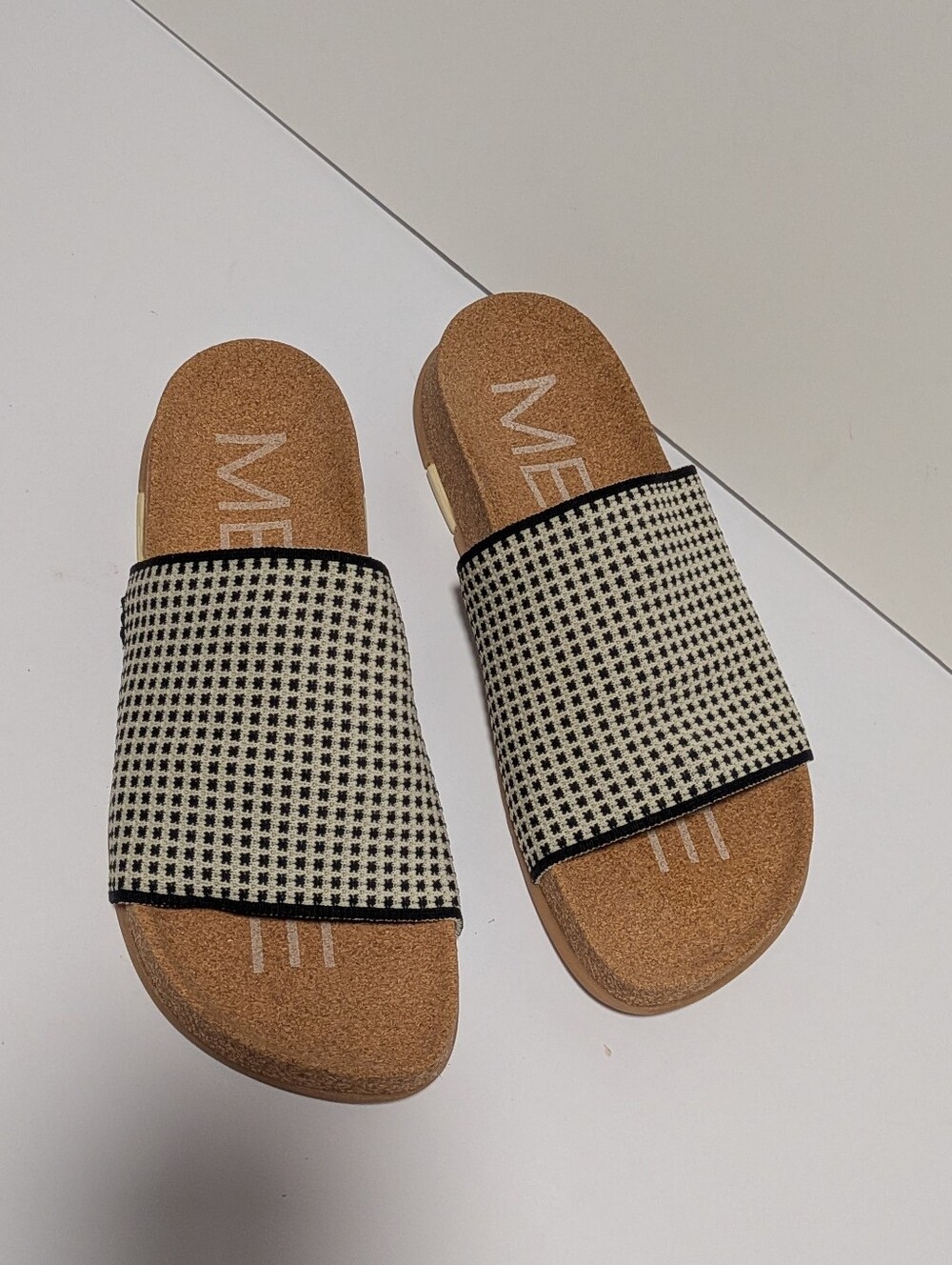 Message Women's Black /white Shaw Slide Stretch Knit Cork Foot Handmade Size 38